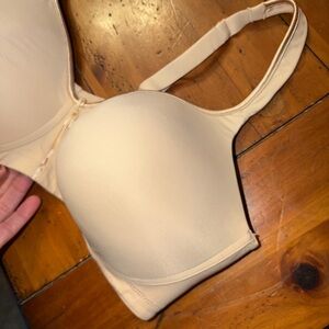 Vanity Fair 42C Light Nude T-Shirt Bra with Smooth Cups